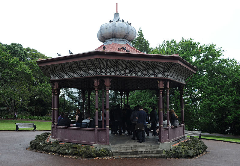 File:Gazebo in Albert Park during Jeph Jacques meetup.jpg