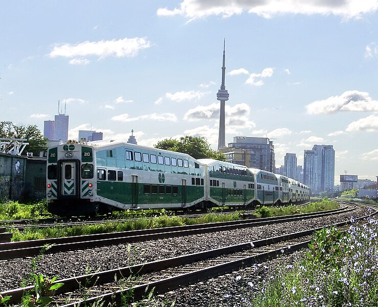 File:Georgetown GO Train Eastbound.jpg