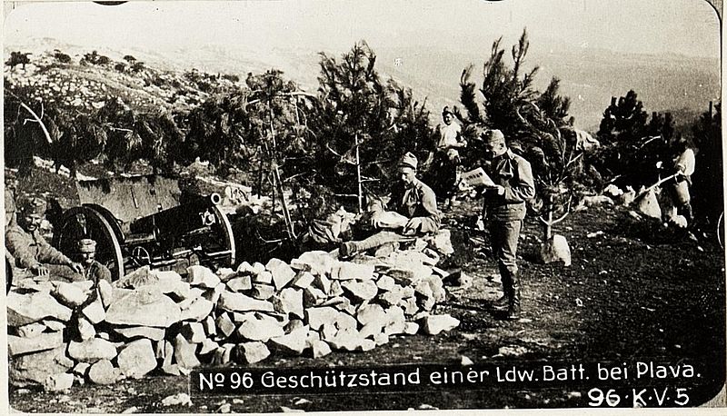 File:Geschützstand der Agramer Landwehr. Batterie 2-6 südlich Kote 747, östlich von Plava, am 1.1.1916. (BildID 15594775).jpg