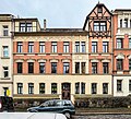 Mietshaus in geschlossener Bebauung mit Vorgarten