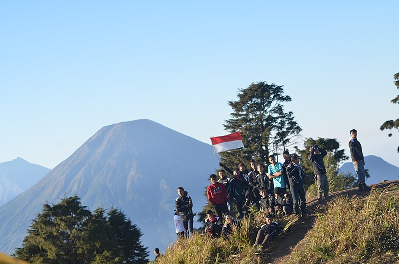 File:Gunung Prau, Dataran Tinggi Dieng, Wonosobo.jpg