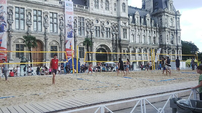 File:Hôtel de Ville of Paris, beach volleyball 06.jpg