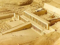 Загальний вид храму Хатшепсут