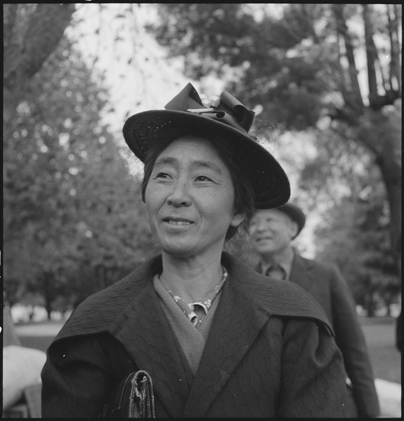 File:Hayward, California. This evacuee, from a farm in Alameda County, awaits evacuation bus. Evacuees . . . - NARA - 537520.tif