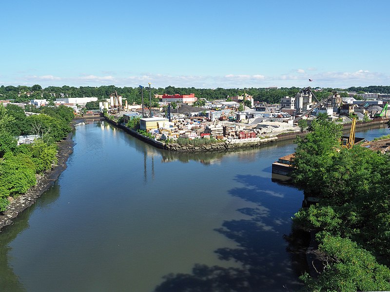 File:Hutchinson River looking northwest from Boston Road Bridge, Bronx, NY.jpg