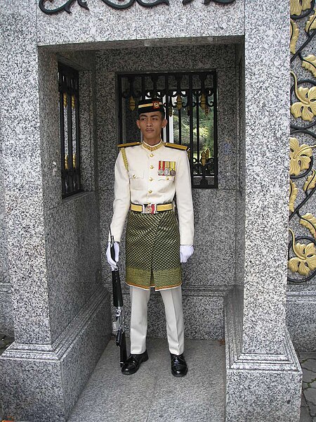 Tập_tin:Istana_Negara_KL_2007_004.jpg