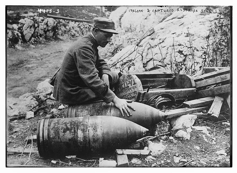 File:Italian & captured Austrian shells LOC 23730907800.jpg