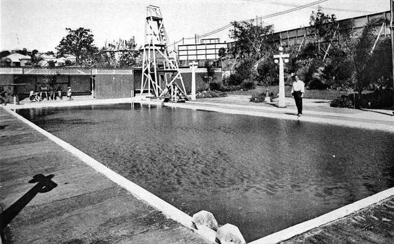 File:Ithaca swimming pool 1918 (29083012593).jpg