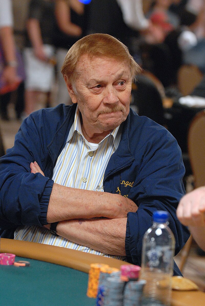 Jerry Buss, Lakers' flamboyant owner, dies at 80, National News