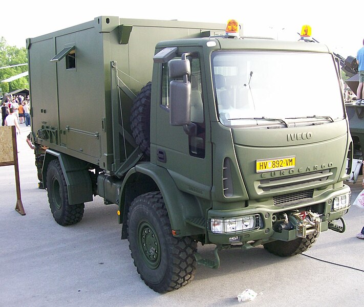 File:Kamion Iveco Eurocargo - veza (HV).jpg