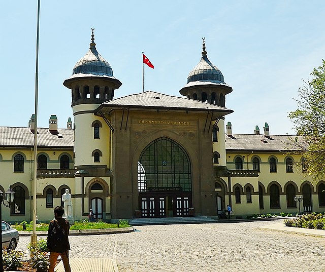 Image: KaraağaçRailway Station (cropped)