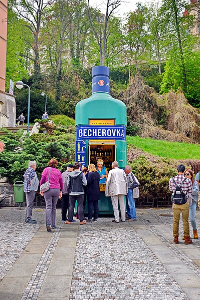 File:Karlovy Vary prodej Becherovky duben 2019 (1).jpg