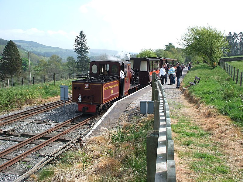 File:Kirkhaugh Halt narrow gauge railway station, Northumberland (geograph 4206506).jpg