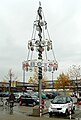 Symbolischer Maibaum auf dem „Platz der Klein-Buchholzer Bürger“