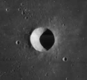 Снимок зонда Lunar Orbiter - IV.