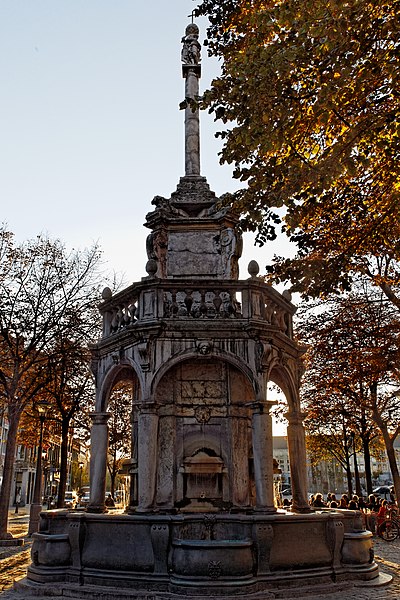 Perron de Liège — Wikipédia