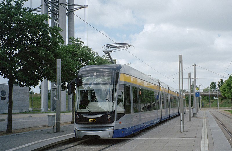 File:Leipzig-lvb-sl-16-ngt12-1035215.jpg