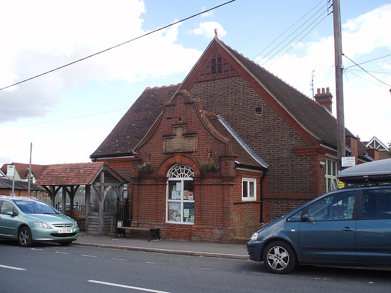 File:Liss Village Hall.JPG