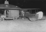 Loading airmail onto de Havilland.jpg