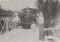 Locomotora ALCAÑICES, sobre el puente del río Genil, ca. 1890 (fondo Agraft).png