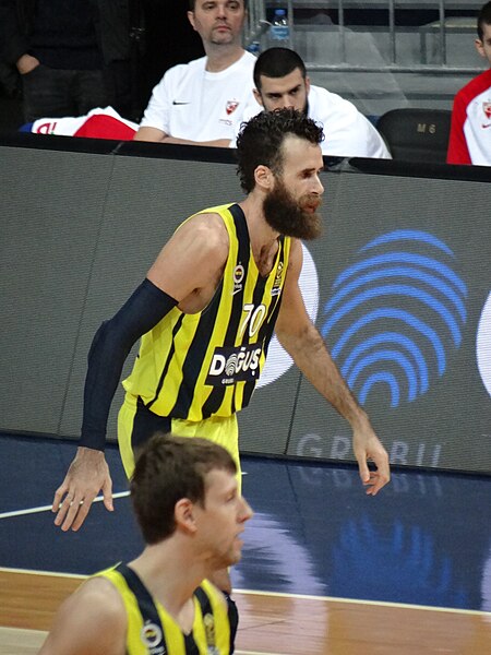 File:Luigi Datome 70 Fenerbahçe Men's Basketball 20171219.jpg