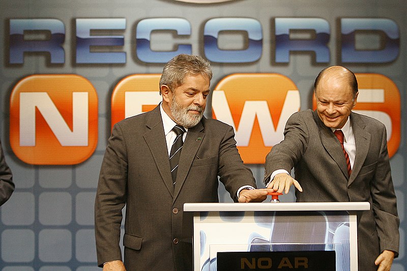 File:Lula and Edir Macedo in the launch of Record News.jpg