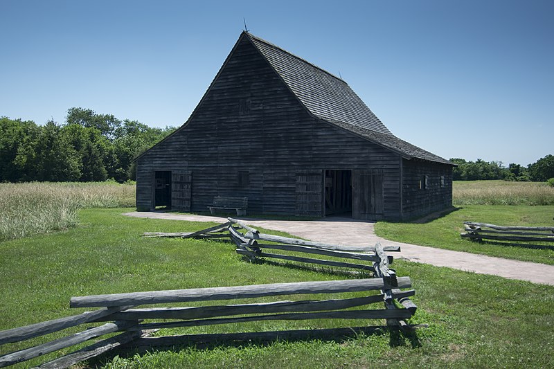 File:Mackall's Barn.jpg