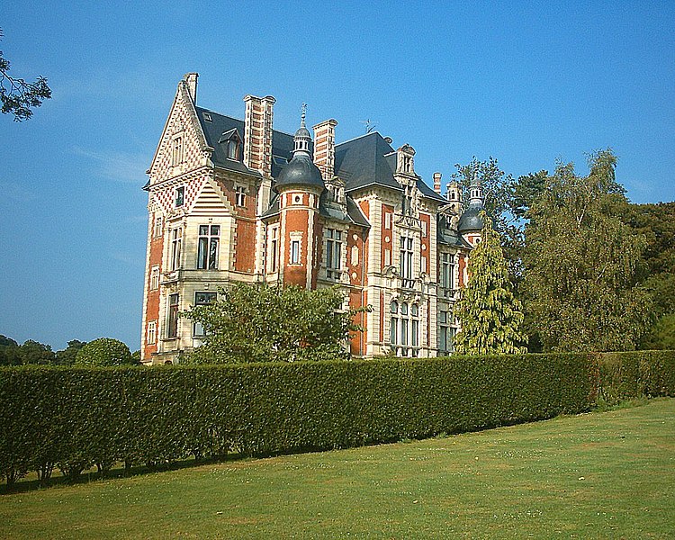 File:Manoir de Beuzeval.jpg