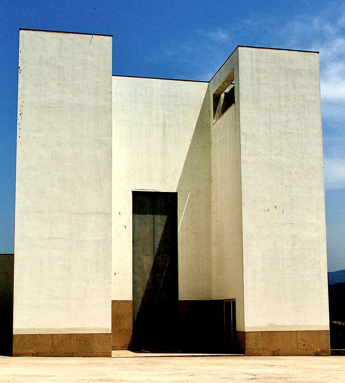 File:Marco Canavezes' Church - Alvaro Siza Vieira (1933 