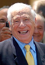 Mel Brooks v roce 2010 na ceremoniálu, který mu dal hvězdu na chodníku slávy.