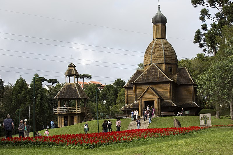 File:Memorial Ucraniano - Curitiba.jpg