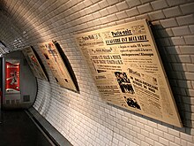 Les panneaux de la station Réaumur - Sébastopol montrant « la une » de journaux, en rapport avec la Seconde Guerre mondiale.