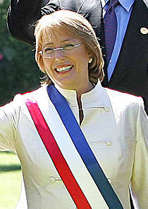 Michelle Bachelet gana elecciones,en segunda ronda, siendo la primera mujer en ser Presidente de Chile