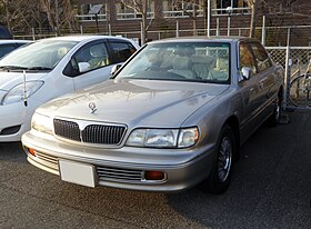 Mitsubishi Debonair Executive I (S22A) front.jpg 