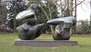 Henry Moore liegende figur di zwei teilen 1969 düsseld ansicht02.jpg