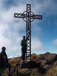 Mount Albert Edward, Papua New Guinea mountain in Papua New Guinea