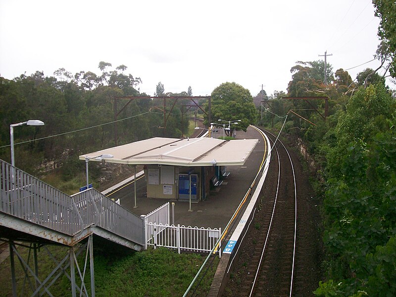 File:Mount Colah railway station platform 2 from footbridge.jpg