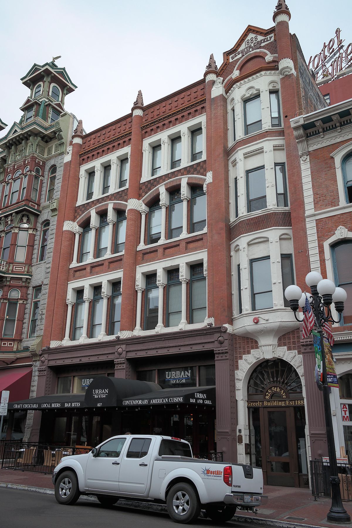 5th Avenue in the Gaslamp Quarter in San Diego - Historic Downtown