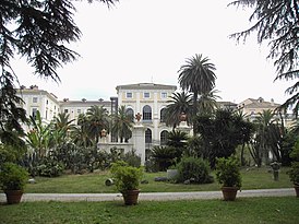 Вид на палаццо Корсини со стороны Ботанического сада