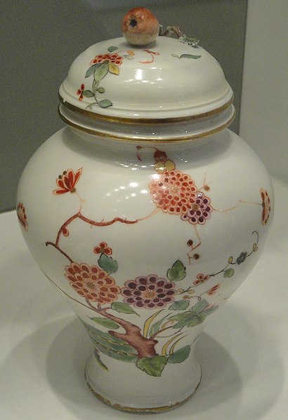 File:Pait of Vases, one vase of pair, 1756-1759, Frankenthal factory, Germany, hard-paste porcelain with overglaze enamels - Gardiner Museum, Toronto - DSC00505.JPG