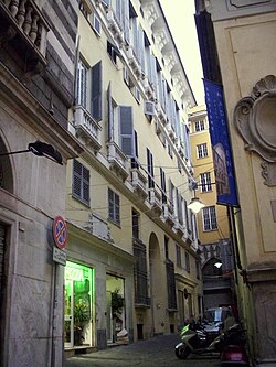 Palazzo Gio Battista Grimaldi (Vico San Luca) Genova 02.jpg