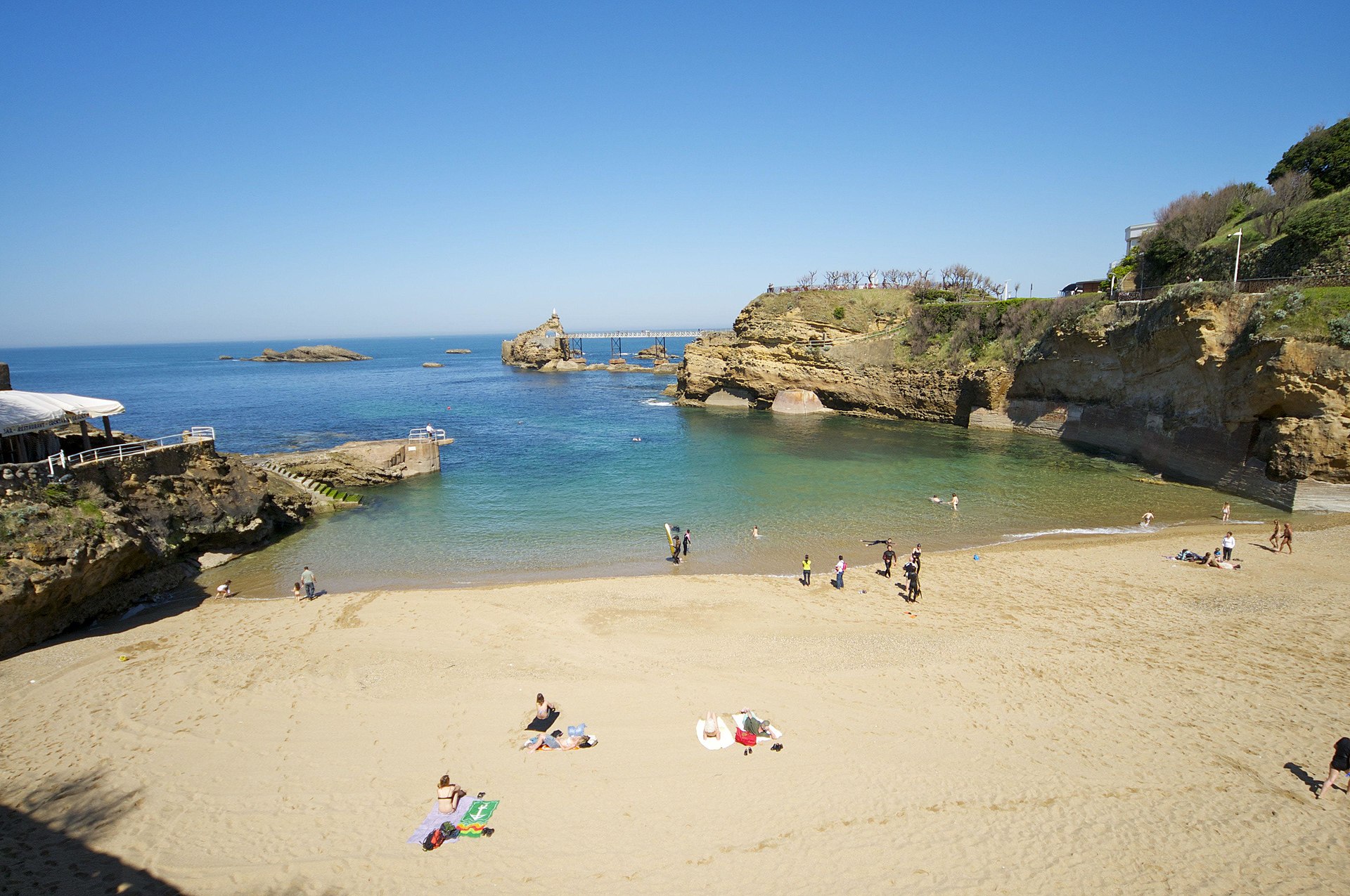 Pequeña playa de Biarritz - panoramio.jpg