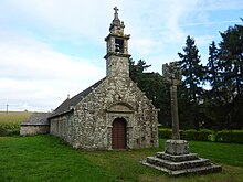 La chapelle Saint-Salomon et son calvaire.