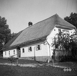 Prednja stran Kosorepčeve hiše, Velike Češnjice leta 1950