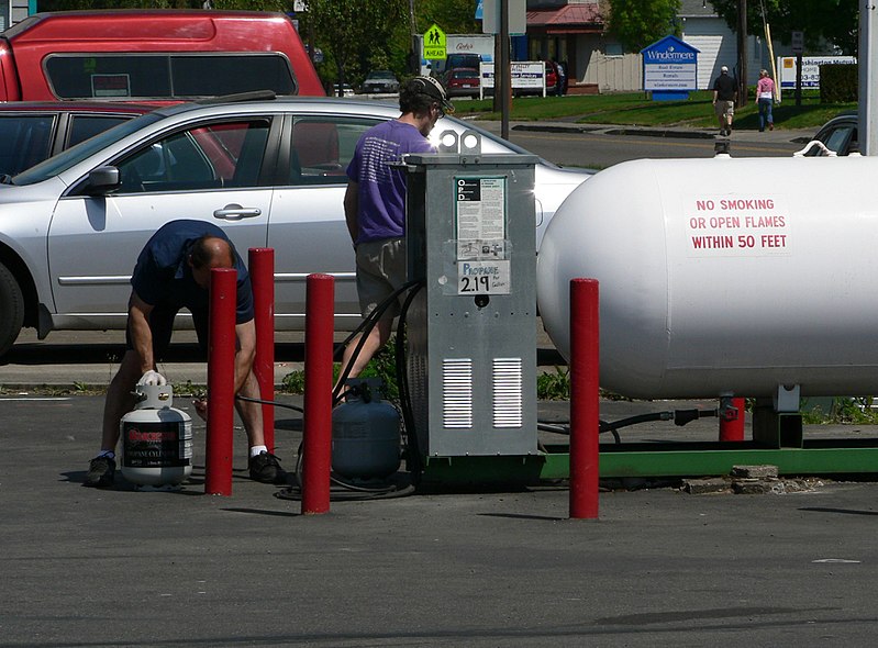 File:Propane retail 06758.JPG