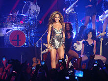 Beyoncé canta End of Time durante il 4 Intimate Nights with Beyoncé