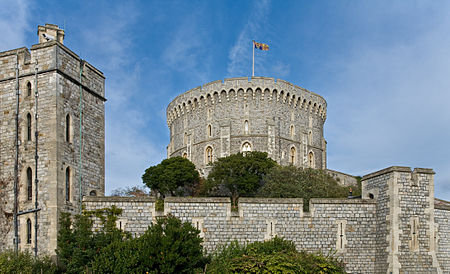 Fail:Round_Tower,_Windsor_Castle,_England_-_Nov_2006.jpg