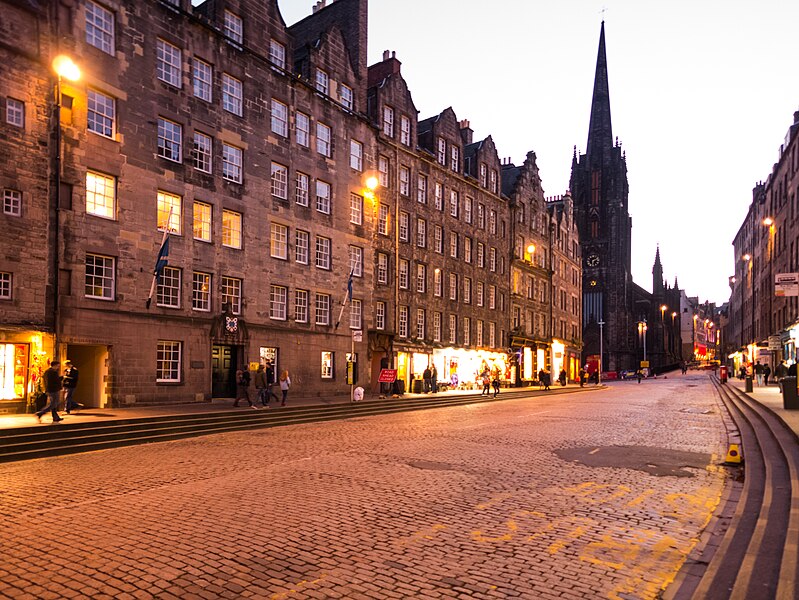 File:Royal Mile.jpg