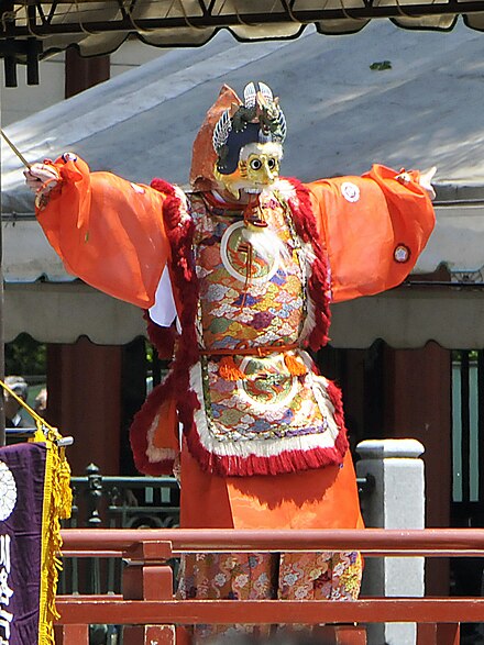 Some pieces of music and dance of the Tang dynasty that had disappeared from China survive in Japan. An example is the masked dance The King of Lanling (蘭陵王).
