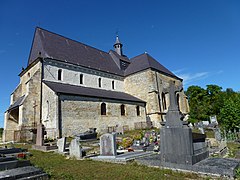 L'église Saint-Loup vue du sud.